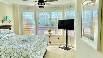 3 bedrooms, iron/ironing board, free WiFi, bed sheets