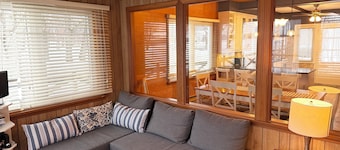 Private Lakehouse Getaway | Hot Tub on the Water