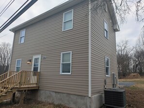 Exterior - Enjoyable and updated farmhouse in the heart of Frederick County (Adamstown)