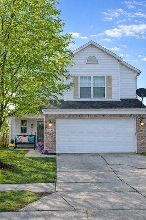 Exterior - Spacious 5-bedroom house in peaceful NE Indianapolis Subdivision (Indianapolis)