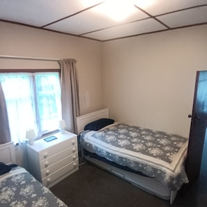 Bed sheets - Quaint Bungalow, Family friendly. (New Plymouth)