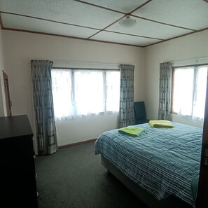 Bed sheets - Quaint Bungalow, Family friendly. (New Plymouth)