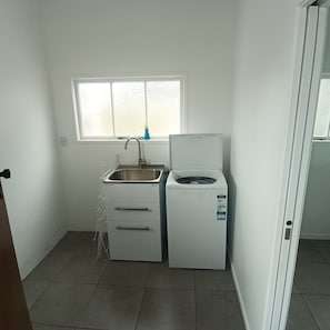 Interior - Quaint Bungalow, Family friendly. (New Plymouth)