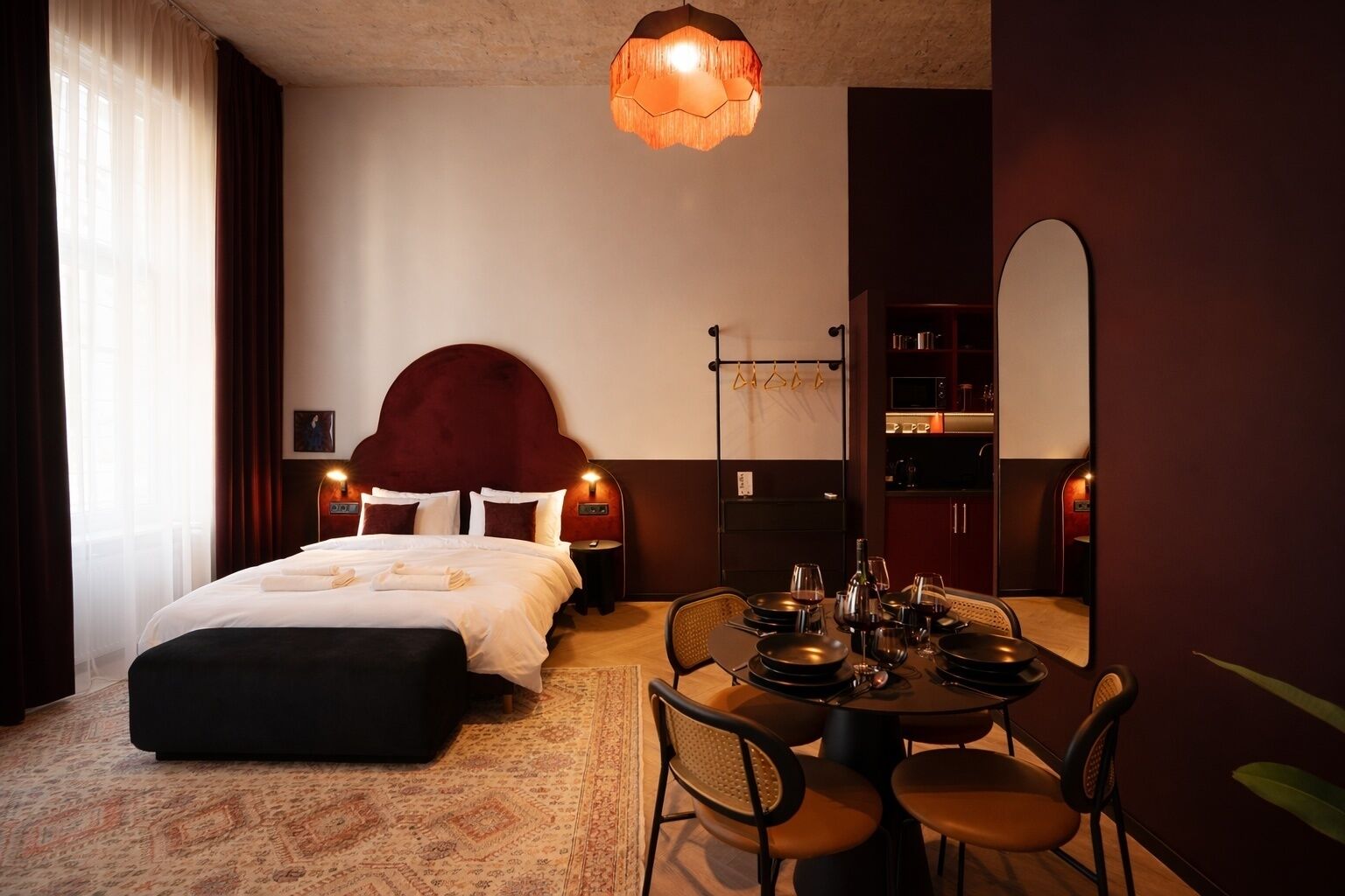 Premium Suite | Premium bedding, minibar, individually decorated, individually furnished