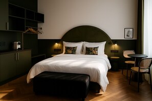 Superior Apartment, City View | Blackout curtains, free WiFi - Maroon & Moss Residence (Budapest)