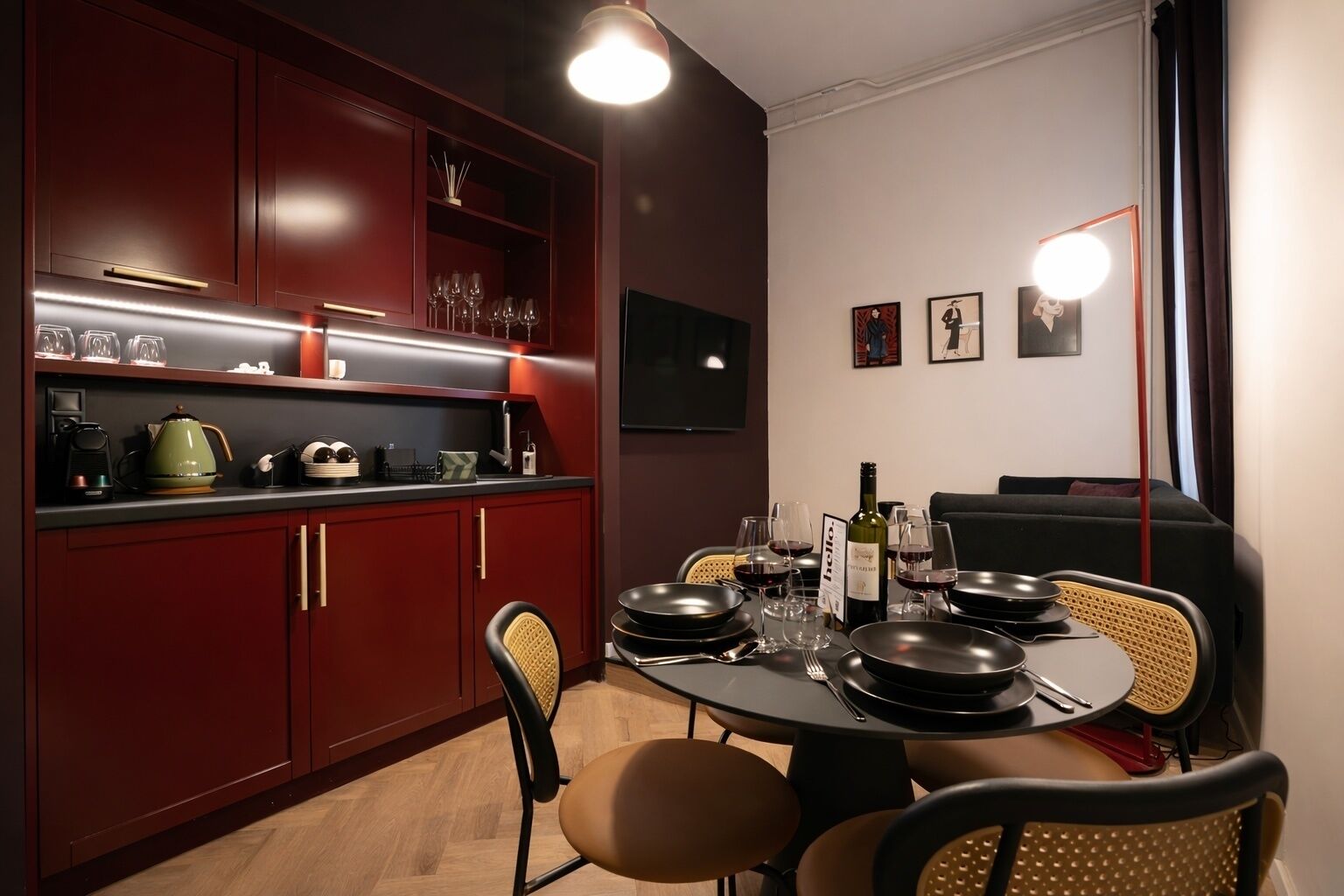 Departamento familiar | Cocina privada | Parrilla de estufa, cafetera de espresso y tetera eléctrica 