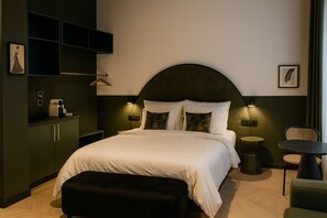 Superior Apartment, City View | Blackout curtains, free WiFi - Maroon & Moss Residence (Budapest)