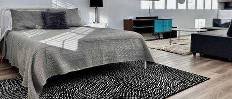 Bügeleisen/Bügelbrett, Internetzugang, Bettwäsche