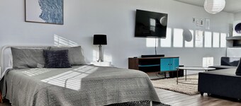 Comfy 1-bedroom cottage in walkable Waynesville.