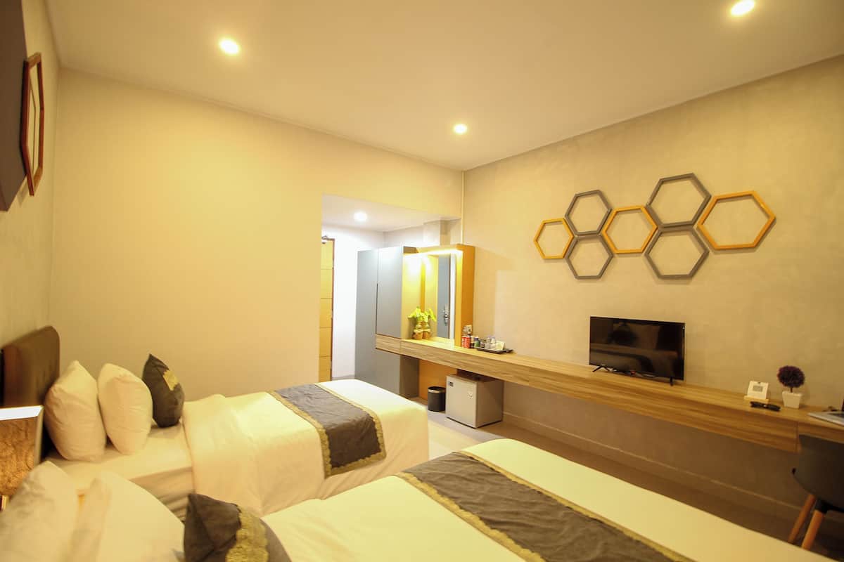 Blackout drapes, iron/ironing board, free WiFi