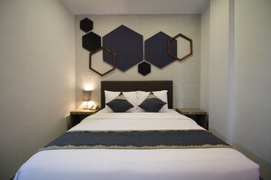 Deluxe Double Room, Non Smoking, Courtyard View | Blackout drapes, iron/ironing board, free WiFi - Casananta Seminyak (Badung)