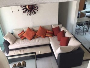 Living area - APARTMENT IN ACAPULCO DIAMOND ZONE (Acapulco de Juárez)