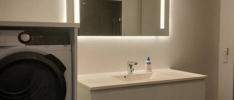 Suite – exclusive, byutsikt | Bad | Dusj, håndklær, såpe og sjampo