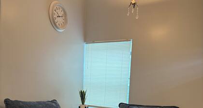 Charming 2-bedroom house 5 minutes from UF Health in sunny downtown Jacksonville