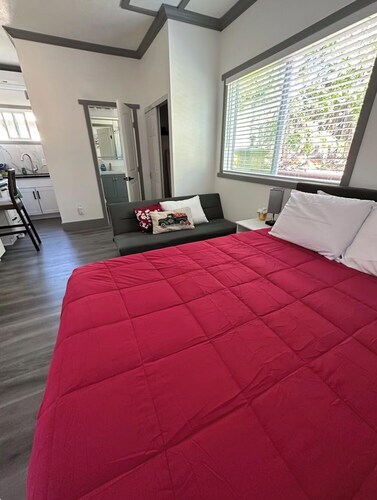 Cozy 1-bedroom studio B in San Jose with kitchen/AC/ WIFI/ WASHER/ DRYER/PARKING