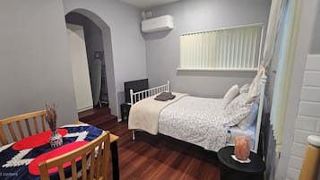 Fer et planche Ă repasser, Wi-Fi, draps fournis