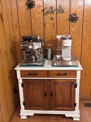 Interior - Lake View House – Luxury Retreat for up to 10 (Byrdstown)