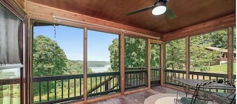Lake View House – Luxury Retreat for up to 10
