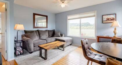 Stay at Harry's Cottage, a peaceful 2 bedroom 1 bath at Gahr Farm Nature Reserve