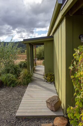 Stay at Willow Cottage, a peaceful 2 bedroom 1 bath at Gahr Farm Nature Reserve