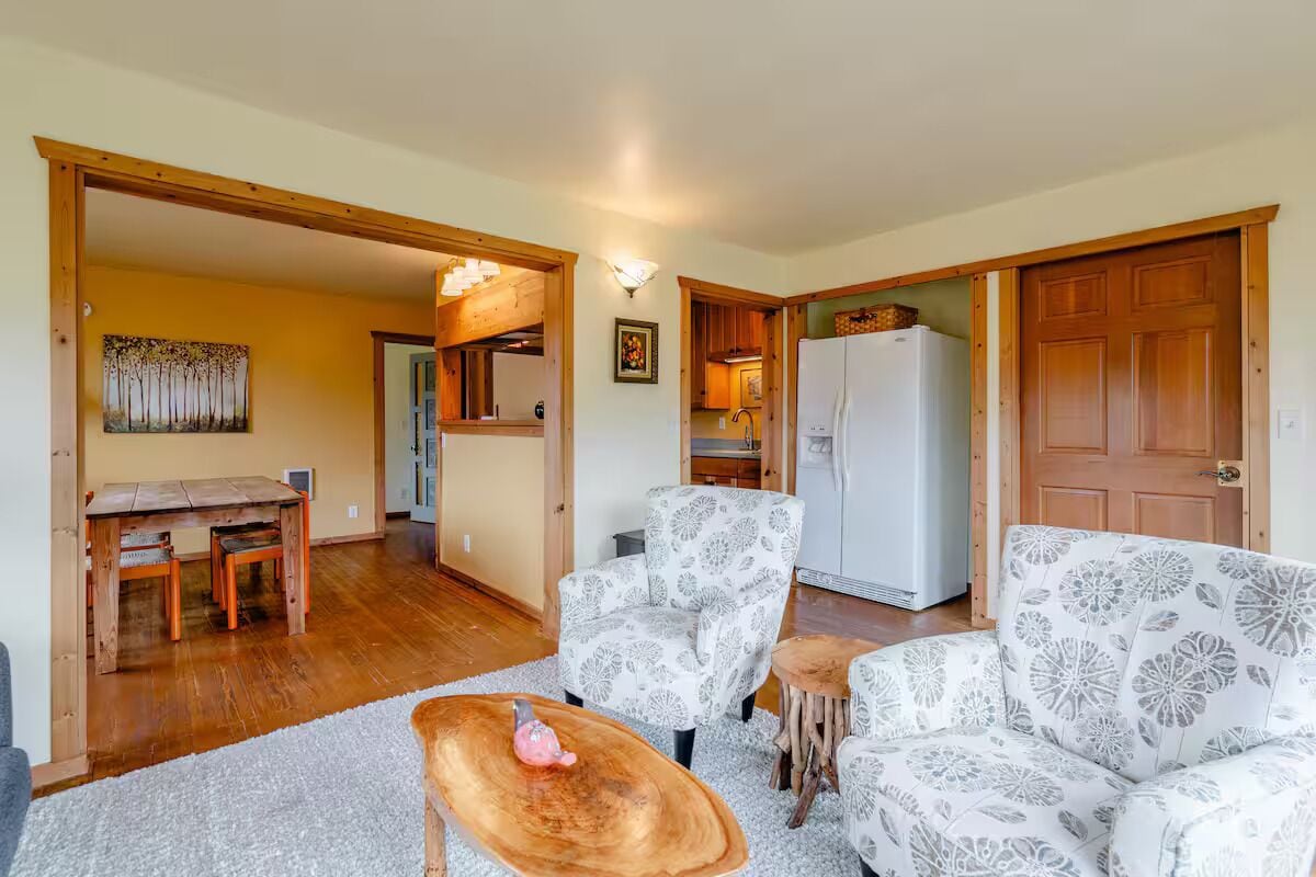 Smart TV, DVD player, books, music library