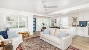 Smart TV, books - Verona House (Shoal Bay)