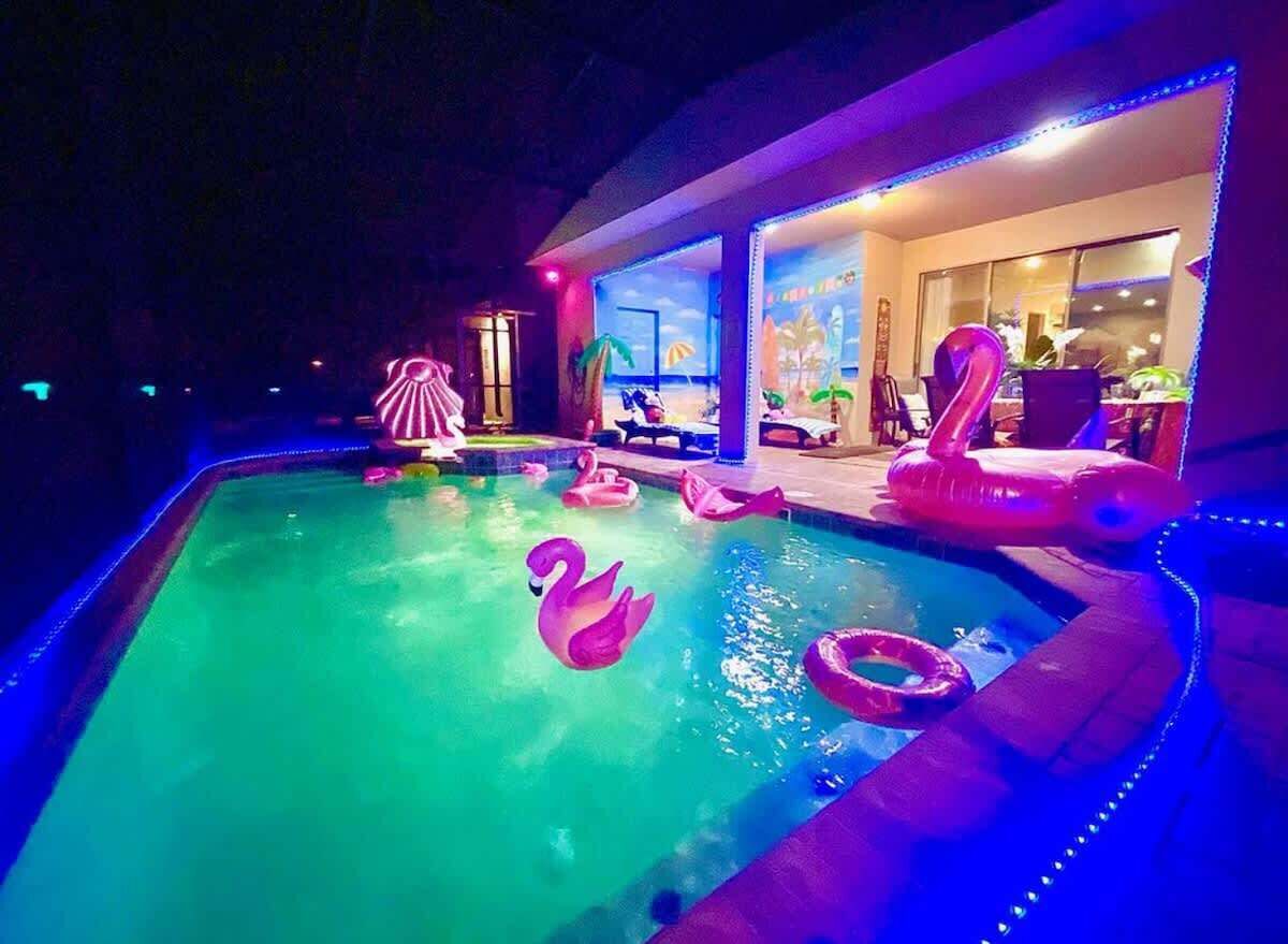 Piscina all'aperto, una piscina riscaldata