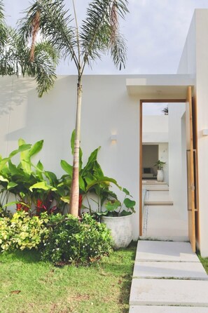 Property entrance - The Coco Villa by Escape Villas  (Thep Krasattri)