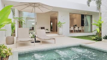 Signature-Villa, eigener Pool, Gartenblick | Innenbereich