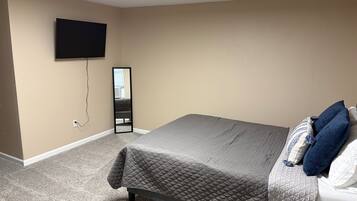 1 bedroom, free WiFi, bed sheets