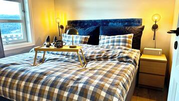 2 bedrooms, iron/ironing board, free WiFi