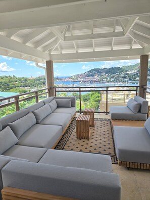 Property grounds - 10BR Golden Pear Villa-MS, Sea View – Family/Group Ready (Saint George)