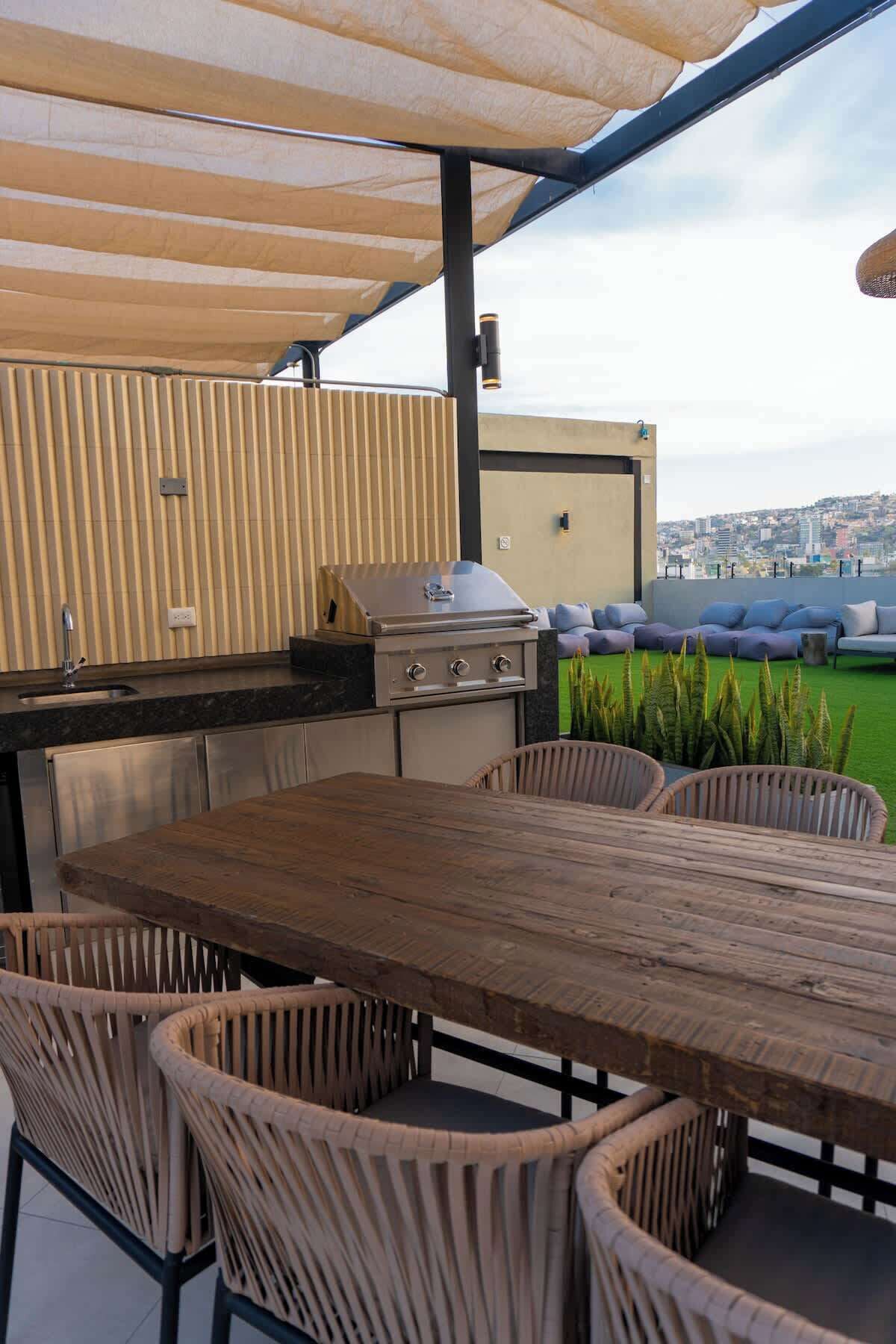 屋外ダイニングエリア