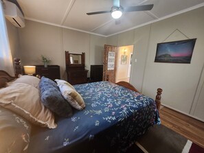 3 bedrooms, bed sheets - Jack's Shack Kingscote (Kingscote)