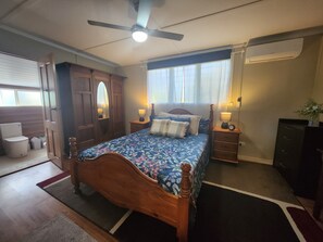 3 bedrooms, bed sheets