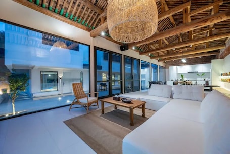 Luxury Studio Suite, Courtyard View | Living area. DOPO HOMESTAY