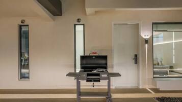 Suite estudio de lujo, vista al patio | Servicios de la habitación