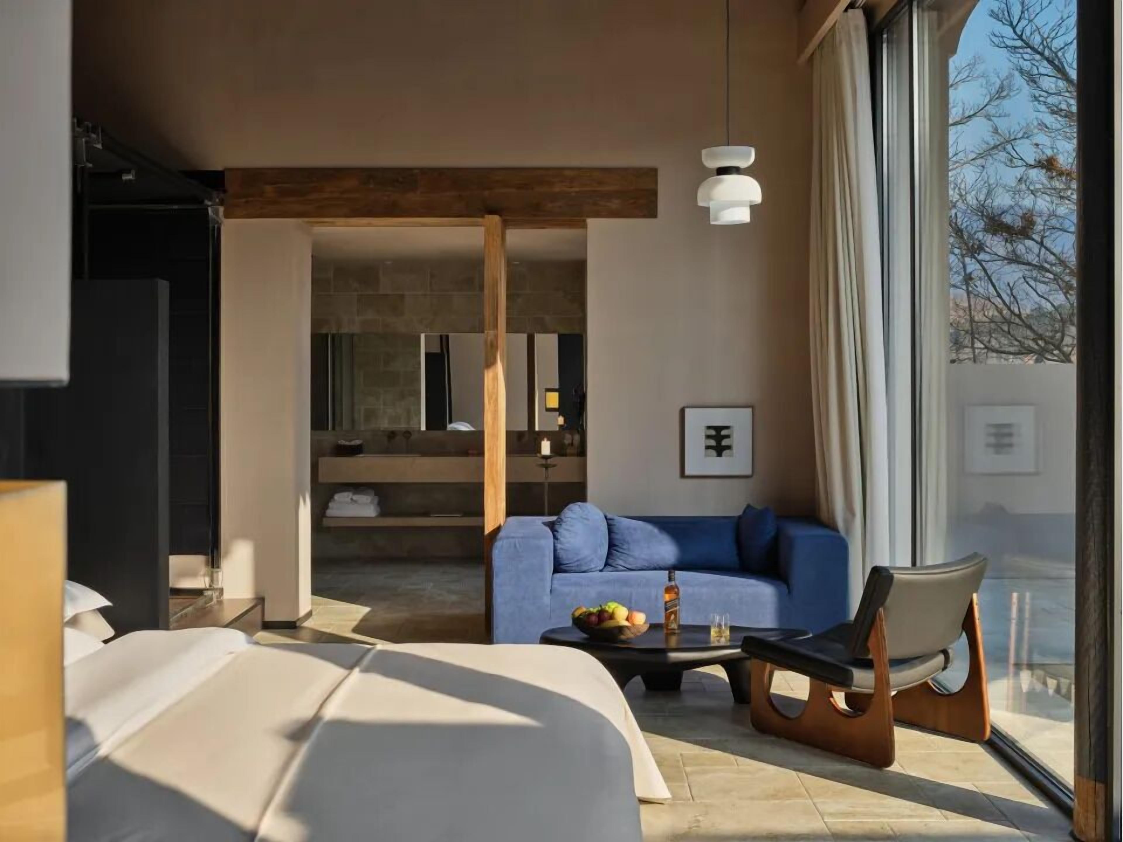 Daunenbettdecken, kostenlose Minibar, Schreibtisch