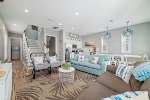 Smart TV - 2 Minute Walk To Beach, Gorgeous Pool, Private Balcony, 3BR East Point Cottage (Gulf Shores)