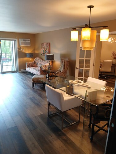 3-bedroom condo in tranquil Sheboygan with AC comfort