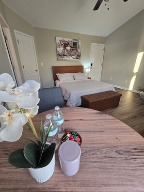 1 bedroom, free WiFi, bed sheets - Entire Home. 1BR Atlanta Luxury Retreat  Private Suite Minutes from ATL Airport. (Atlanta)