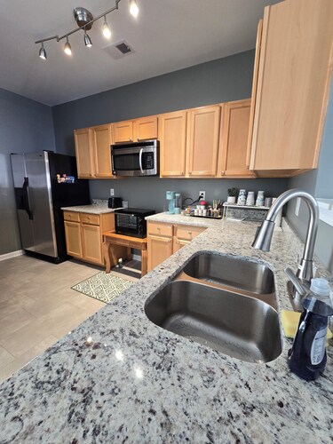 Entire Home. 1BR Atlanta Luxury Retreat  Private Suite Minutes from ATL Airport.