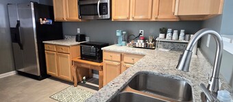 Entire Home. 1BR Atlanta Luxury Retreat  Private Suite Minutes from ATL Airport.