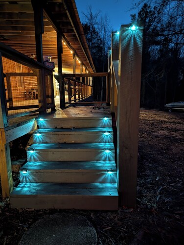 Serene 3-bedroom cabin in charming Eclectic 10 mins to monster mountain, 



