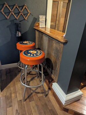 Dining - Serene 3-bedroom house with AC in charming Eclectic (Eclectic)