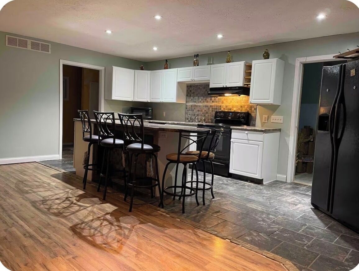 Microondas, horno, placa de cocina y lavavajillas