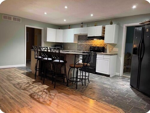 8 miles From IU Campus: Country & Quiet  2-BR apt  in charming Ellettsville