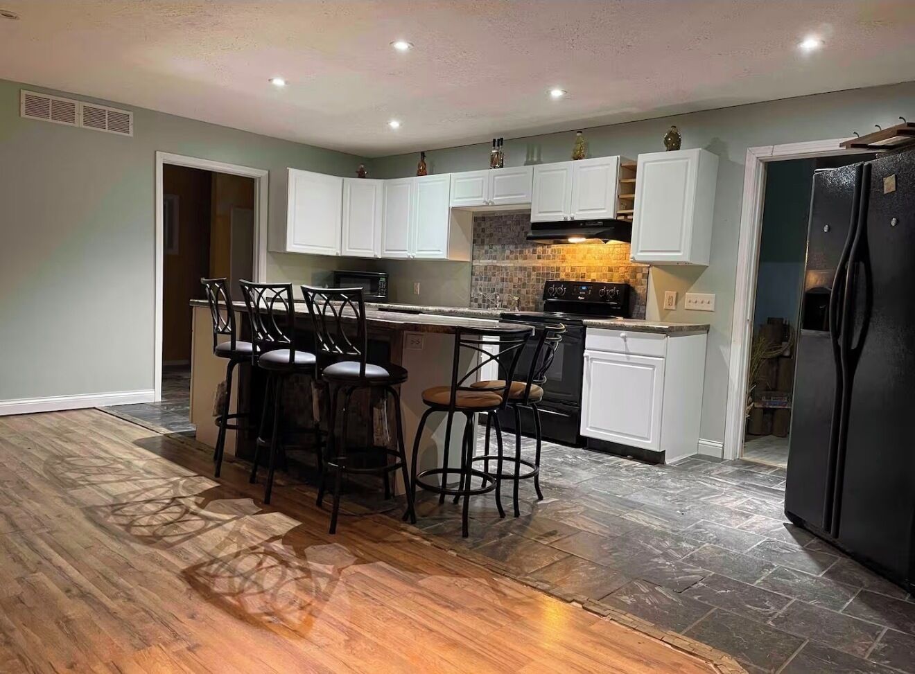 電子レンジ、オーブン、コンロ、食器洗い機