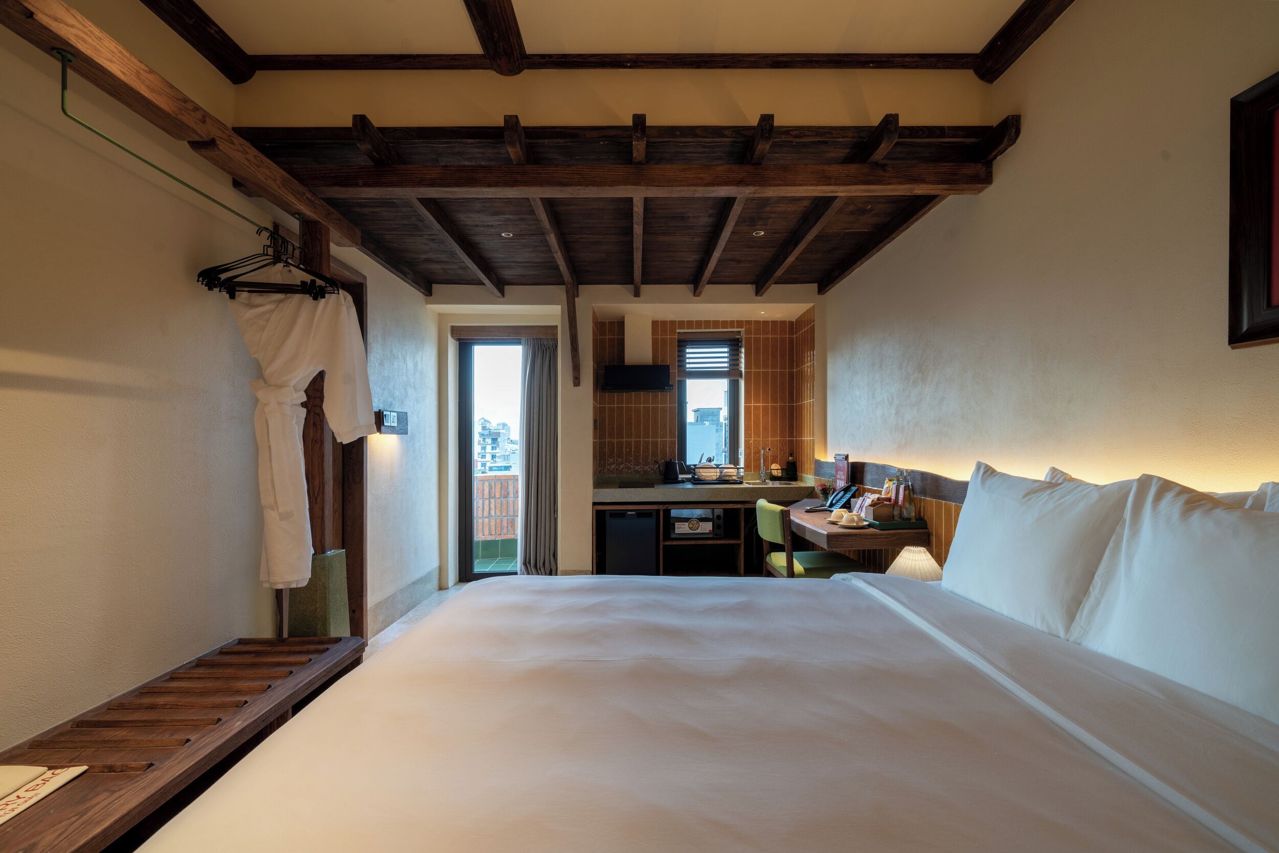 Estúdio, sacada | Cofres nos quartos, escrivaninha, espaço de trabalho para notebook