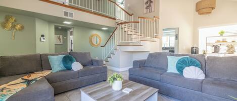 智能電視、壁爐、書籍